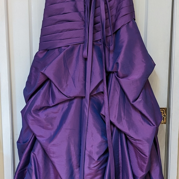 Grad dress - Picture 3 of 7